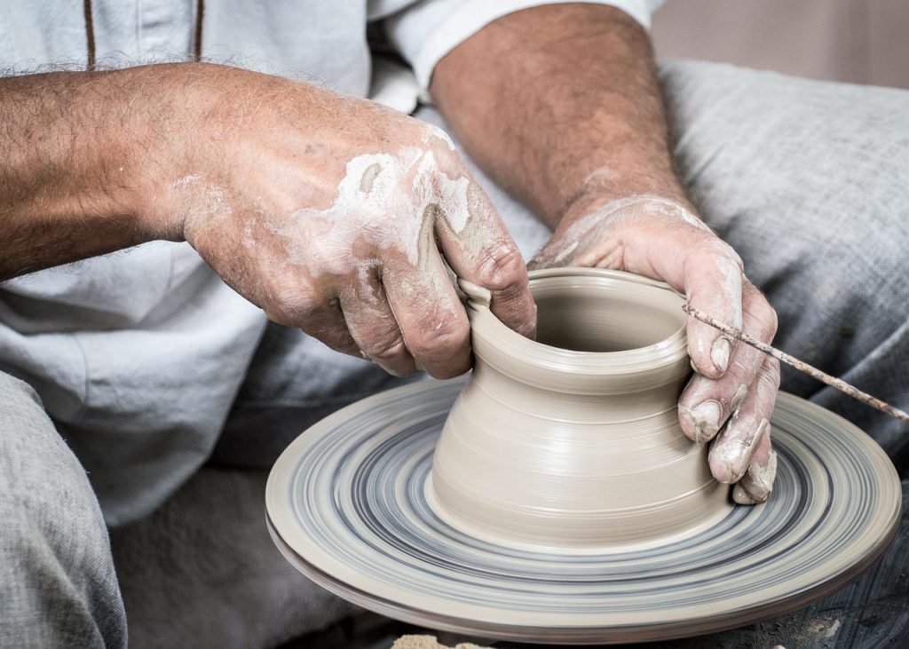 pottery, handmade, hands-1139047.jpg